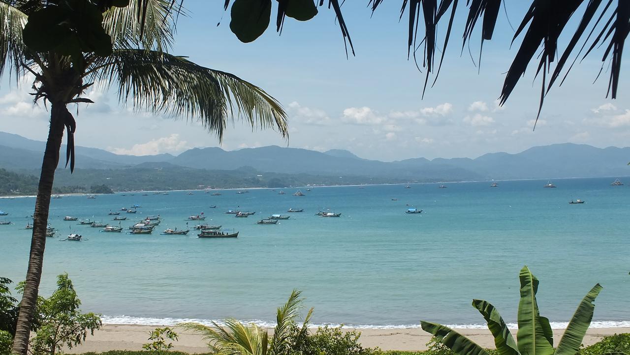 Ketapang Resort Karanghawu Eksteriør bilde